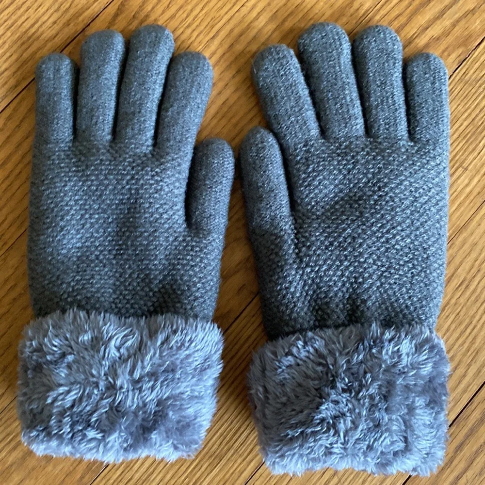 Gray button fleece lined gloves